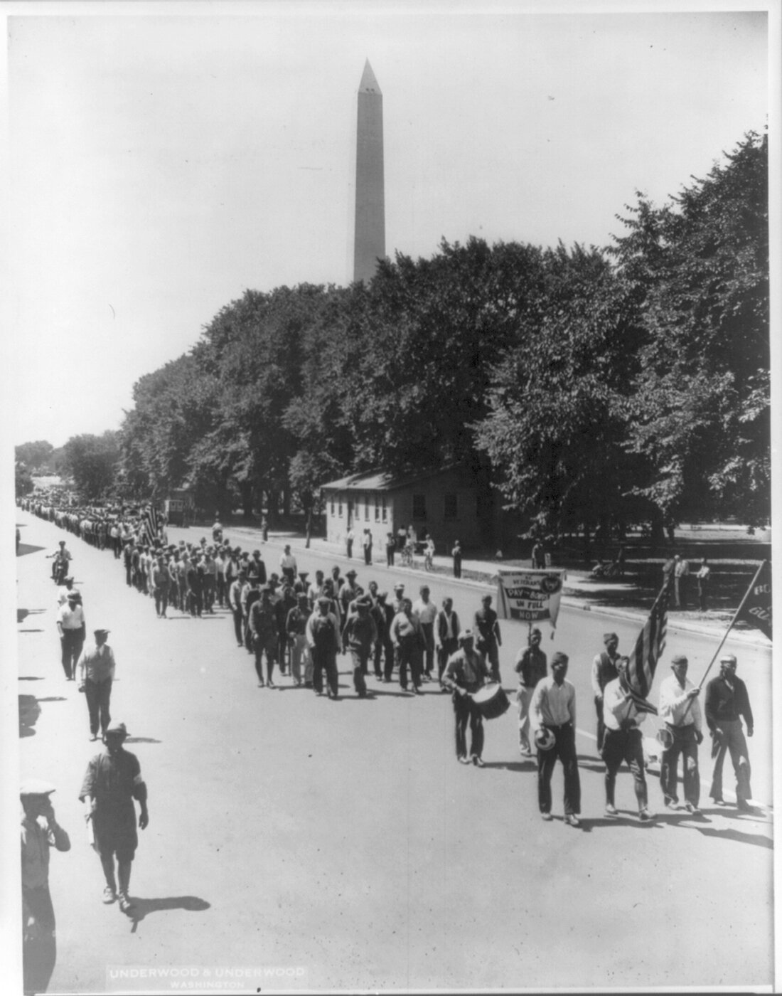  Underwood &amp; Underwood. Bonus Army marching to the Capitol. 1932. Library of Congress Prints and Photographs Division.  Lot 3739 (69) . 