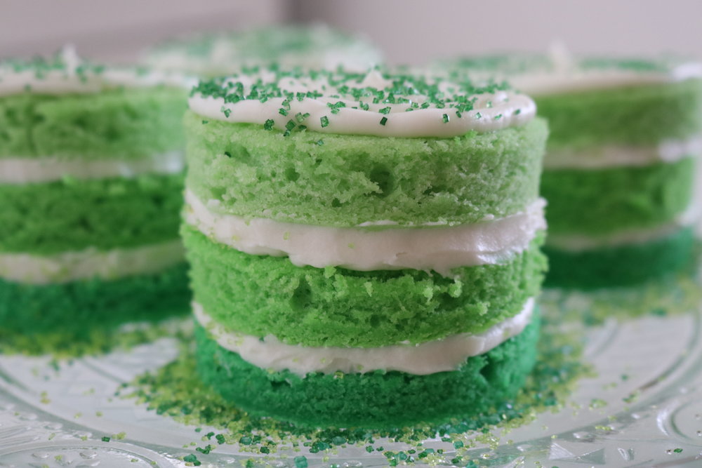 How to Make Mini Ombre Cakes