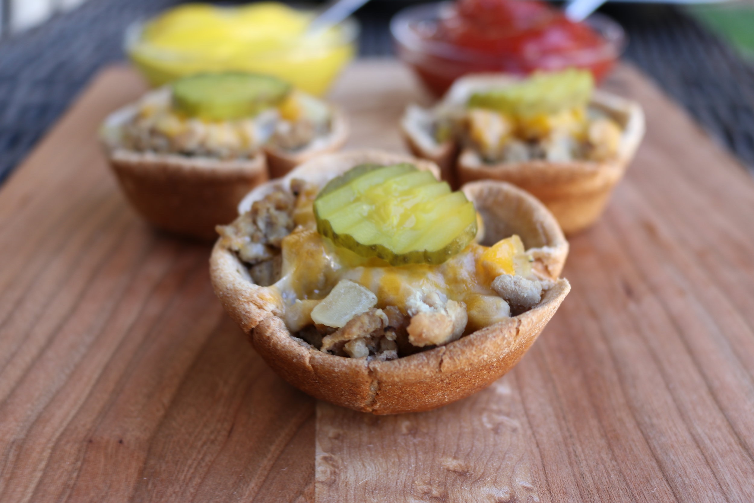 Muffin Tin Turkey Cheeseburgers