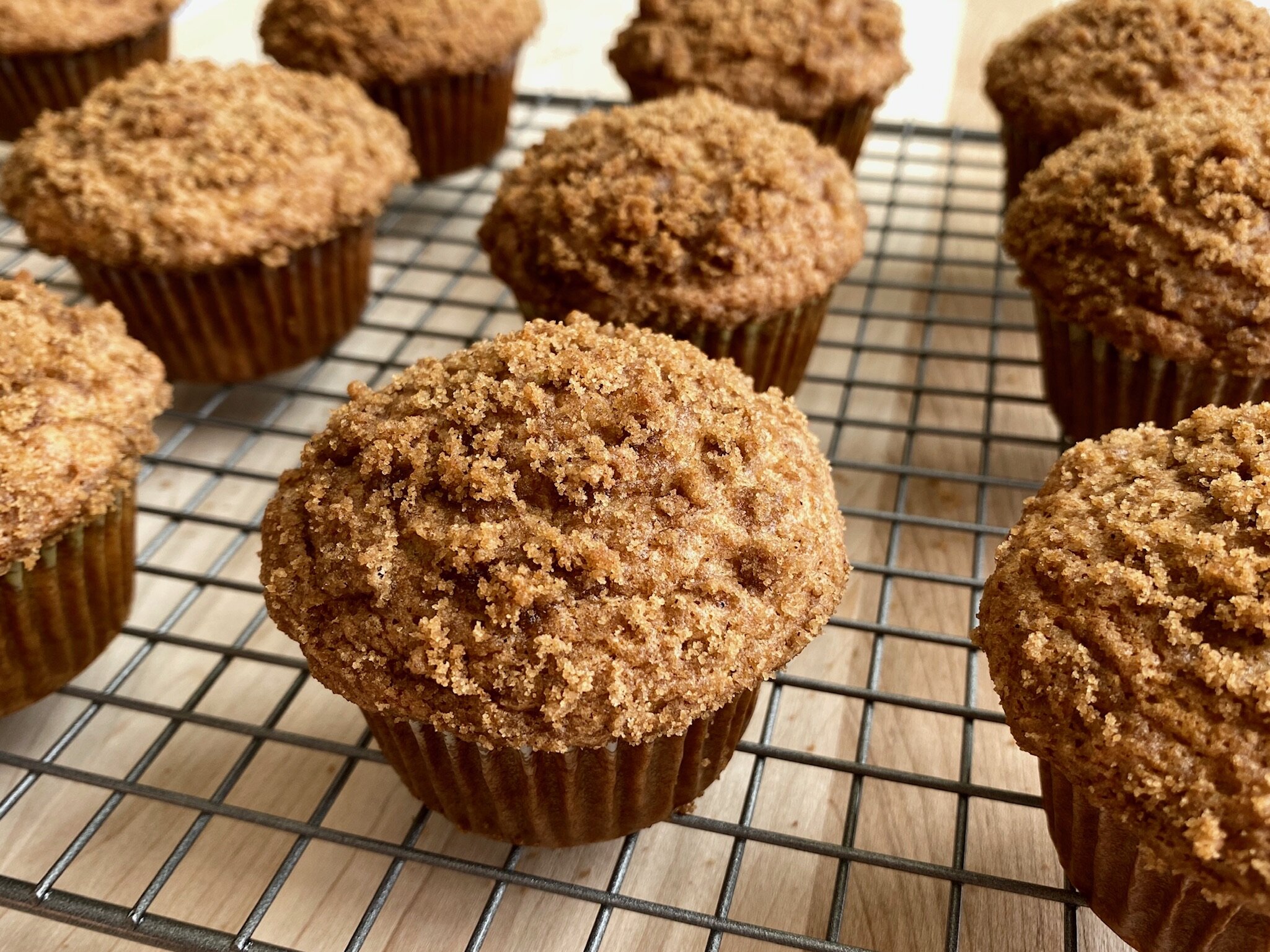 Easy Cinnamon Crumb Banana Muffins