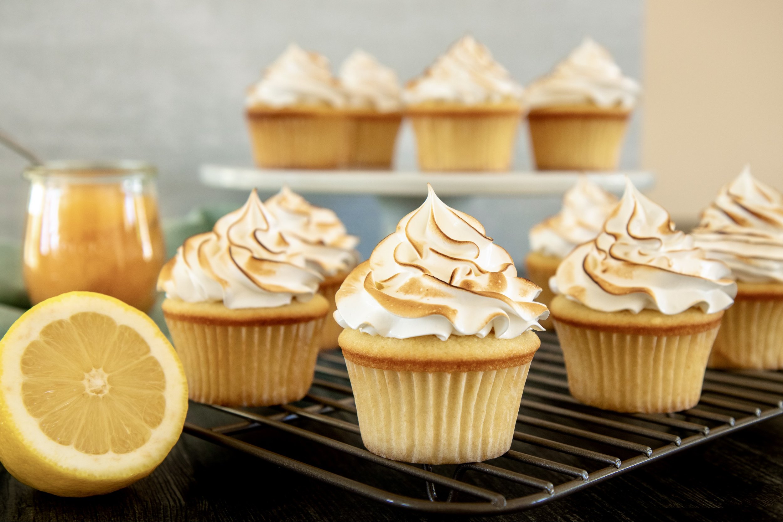 Toasted Lemon Meringue Cupcakes