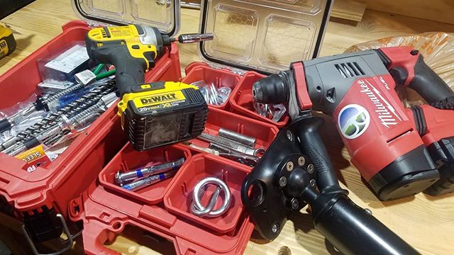 Going through the bolting kit for the guys heading out on a Confined Space Standby next week.  Trying out the Milwaukee Packout system for the small parts.
#southernatech 
#confinedspace  #confinedspacerescue
#techrescue #roperescue #ropeaccess 
#mil