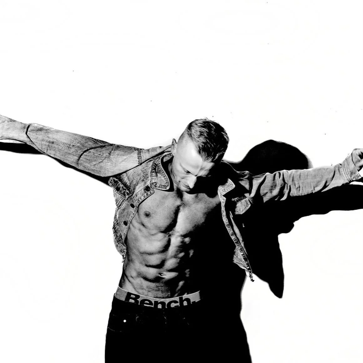 SCKNING Greg, 2017

#crawfordvisual #crawfordvisualxo #portrait #artwork #photoshoot #nikon #portraitphotography