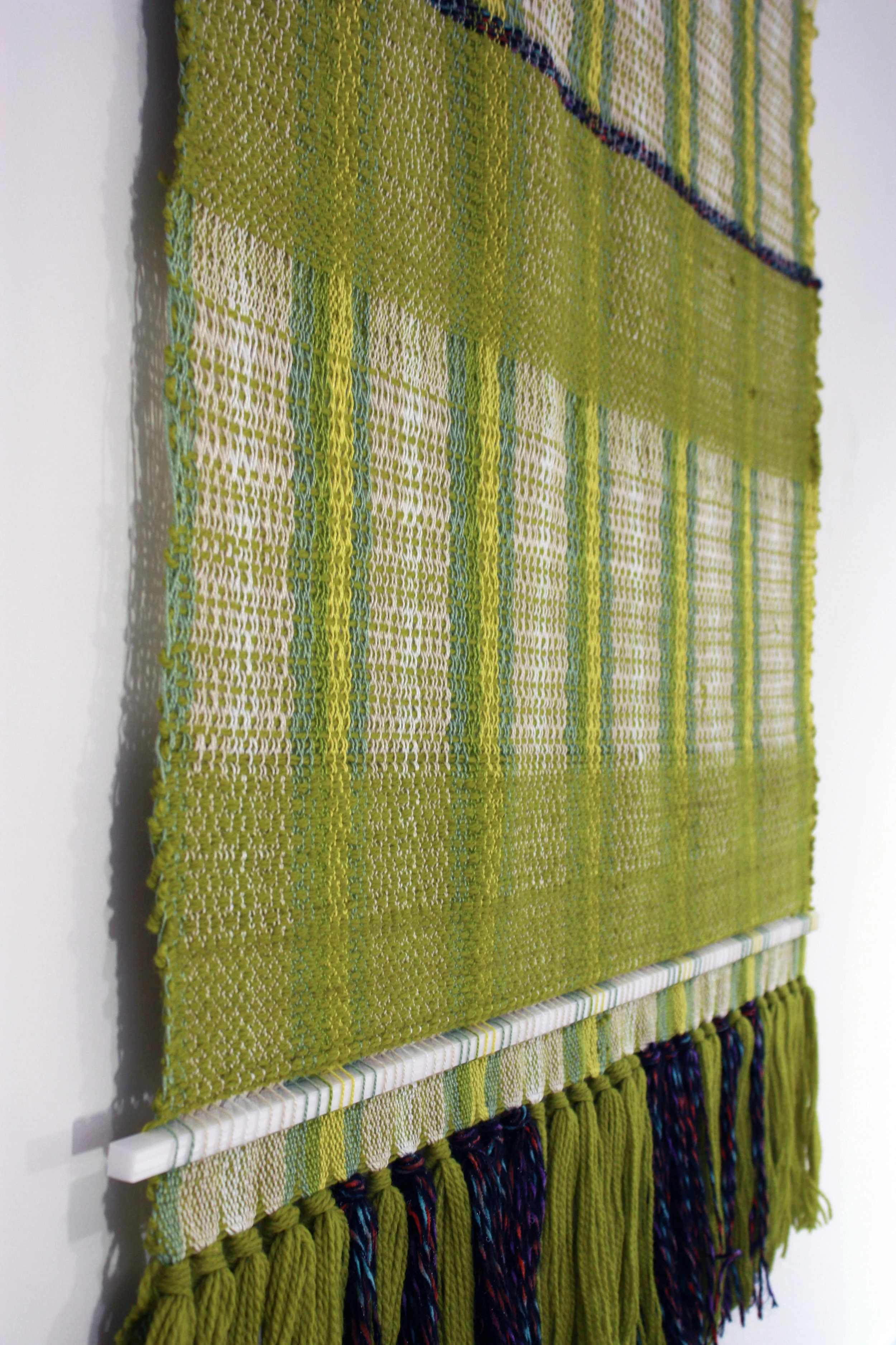 Tapestry with mixed yarns and plastic rods, side view 2017