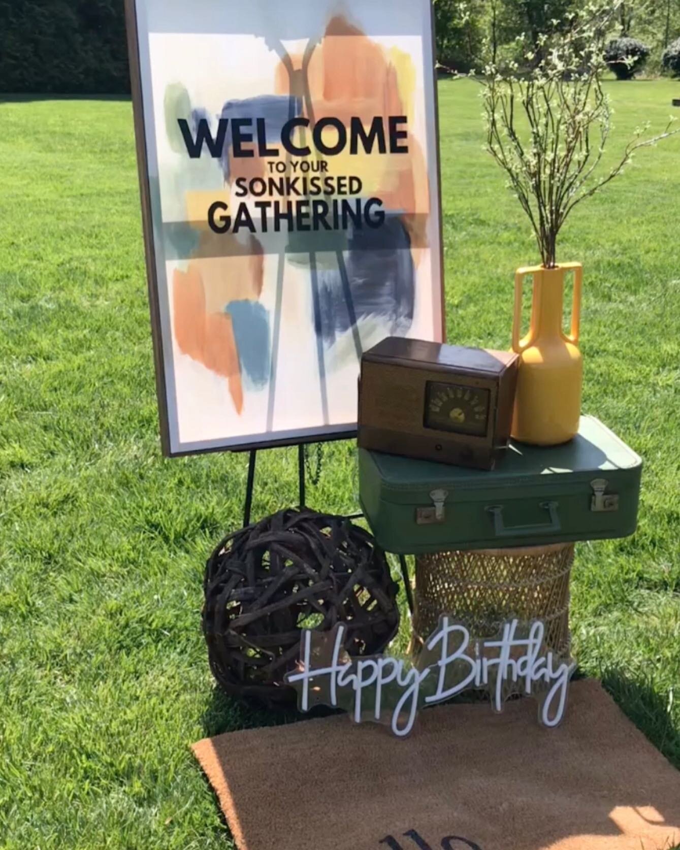 Have you been wondering what to do for your loved one for their birthday? You've seen this post for a reason!! Let us help you create a birthday they won't forget. They will thank you forever!
&bull;
&bull;
#birthdayideas #dinnersetup #picnic #balloo