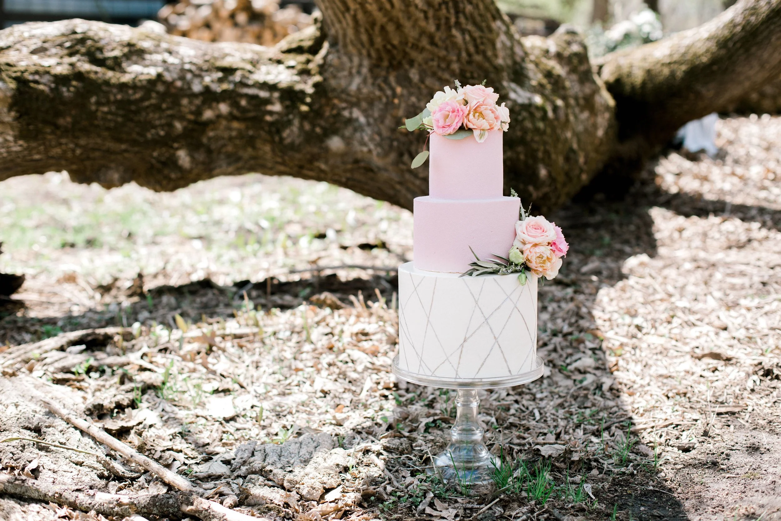 Chic:velvet:pink:beautiful:geometric:wedding:cake.jpg
