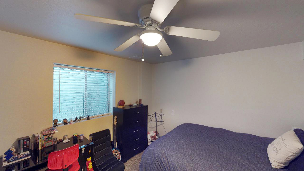 6th bedroom 2.jpg