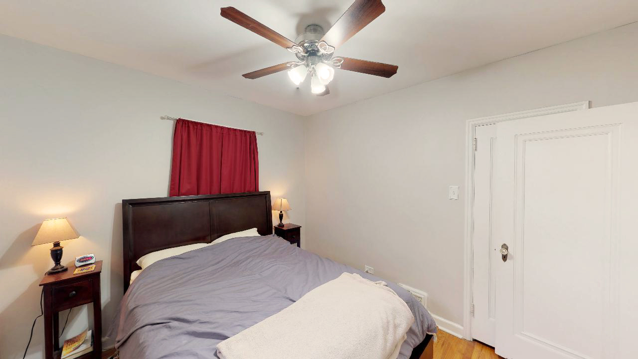 1st Bedroom 1.jpg