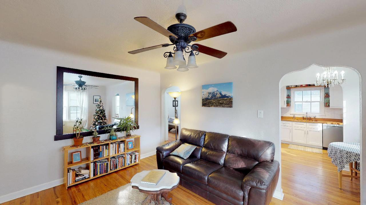 Living Room 2.jpg