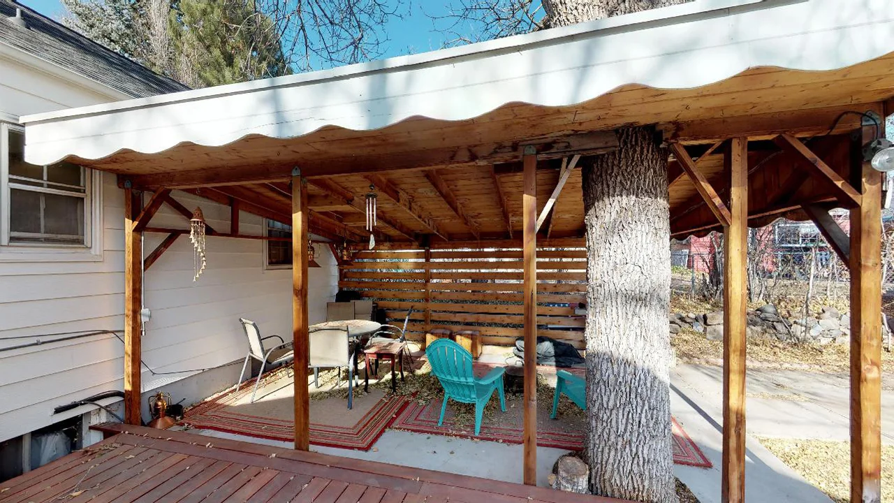 Patio 2.jpg