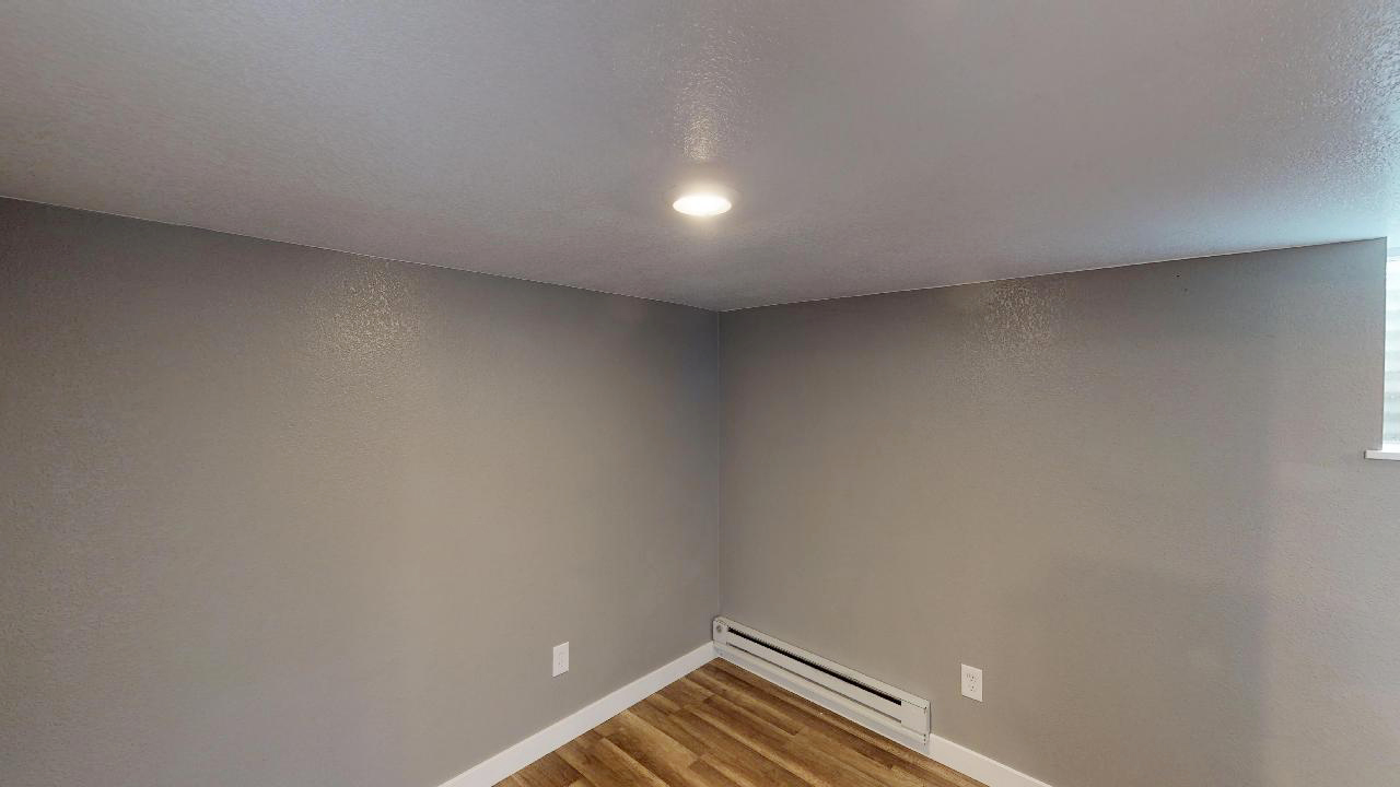 Basement Bed 2.jpg