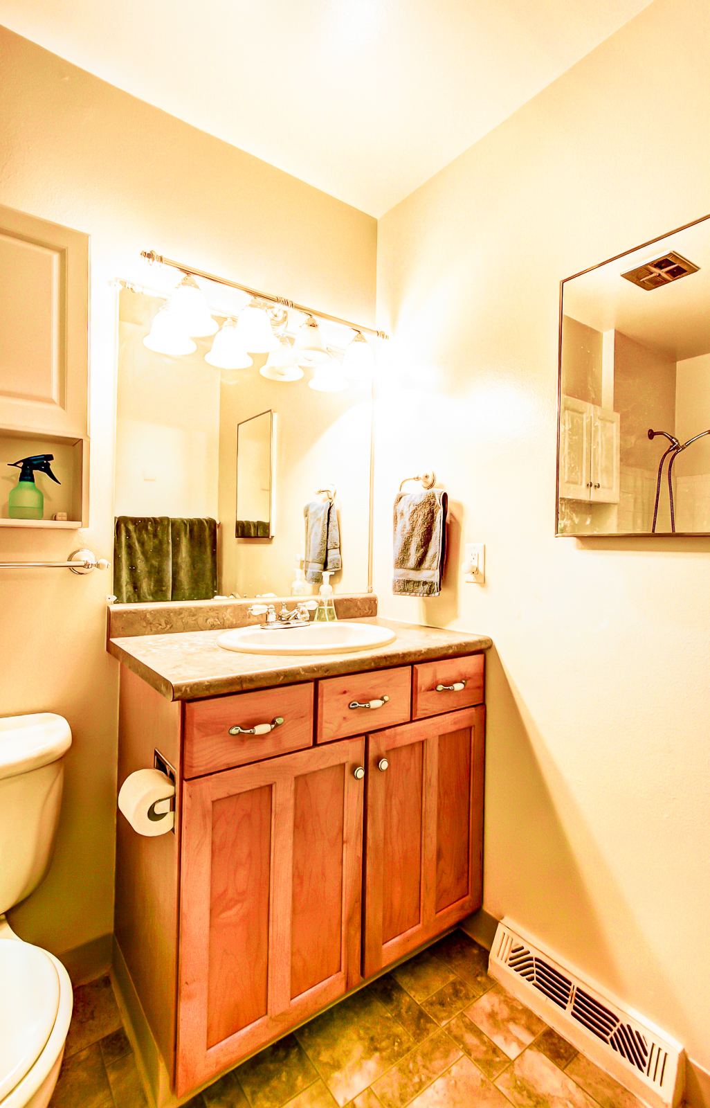 10-bathroom-1.jpg