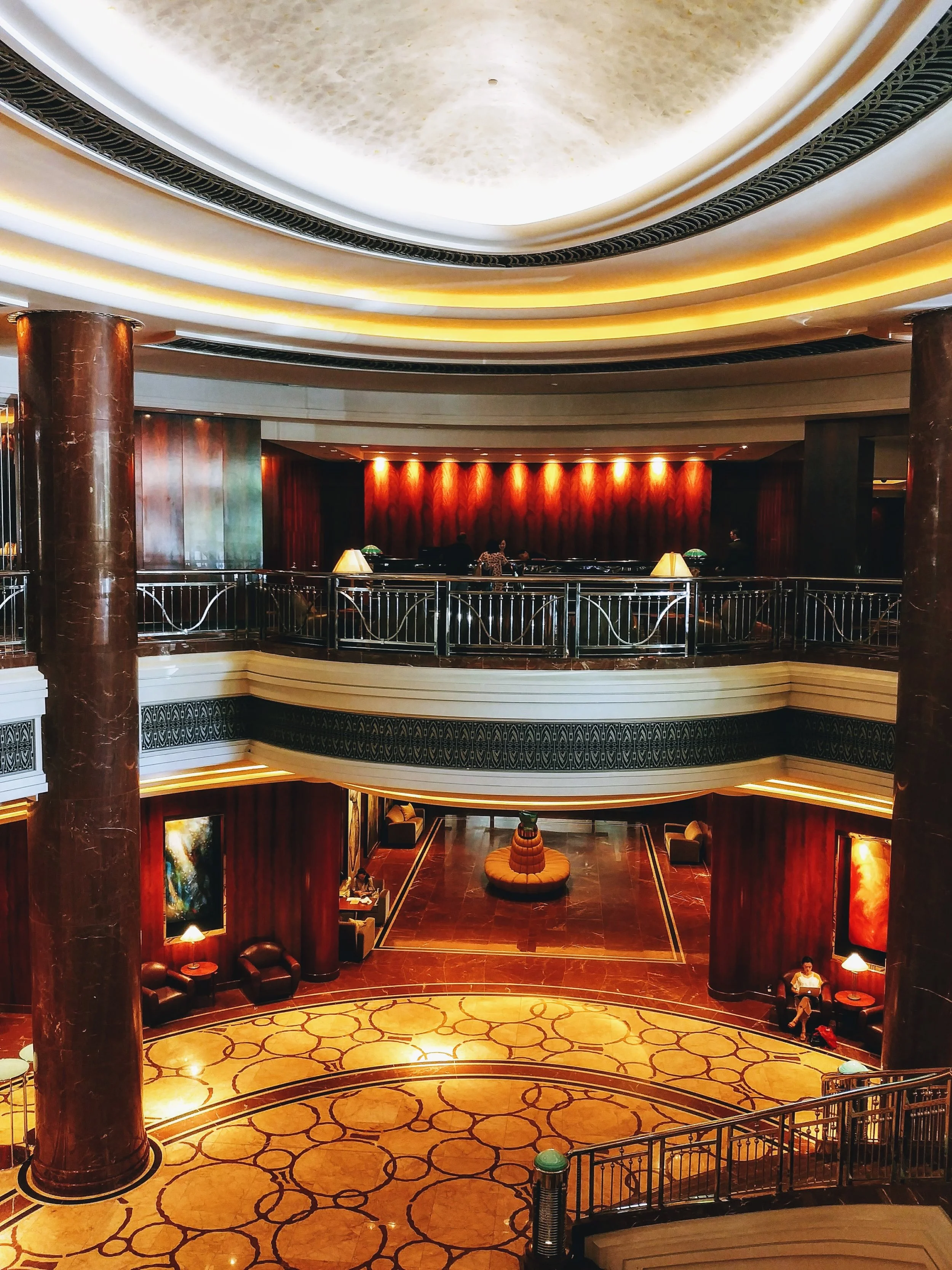 What a grand lobby! 