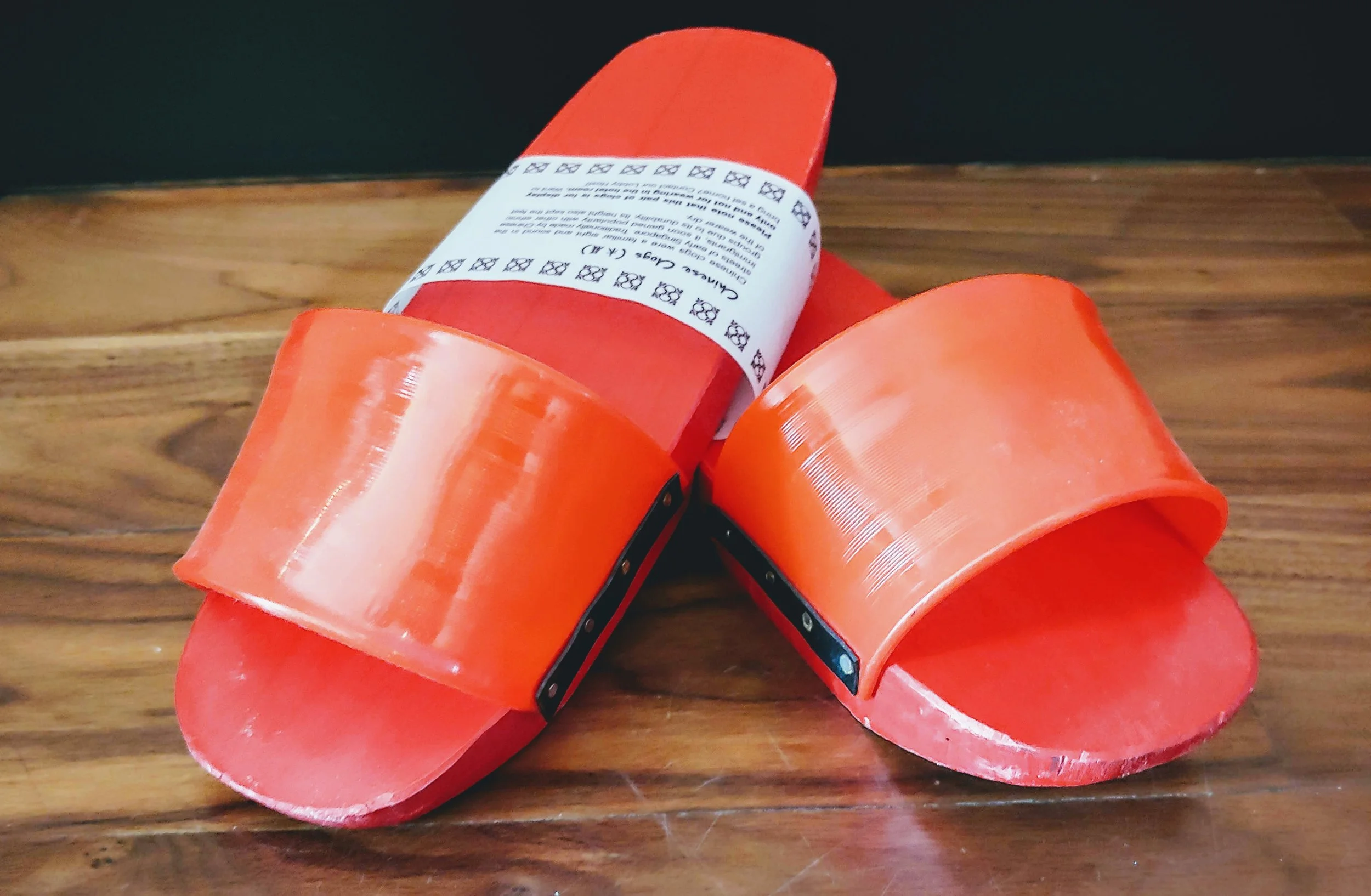 Couldn't believe they had these in the room too! I LOL'ed when I saw this as this is so old-school! My family still wears this at their kitchen and bathroom but I used to wear these when I was a kid just to give my legs a great workout and pretend that I was wearing high heels. 