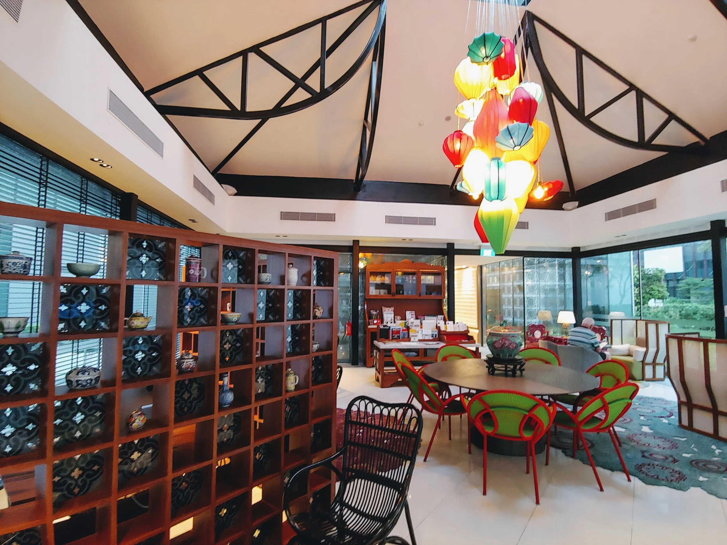 Another lounge area before entering the restaurant