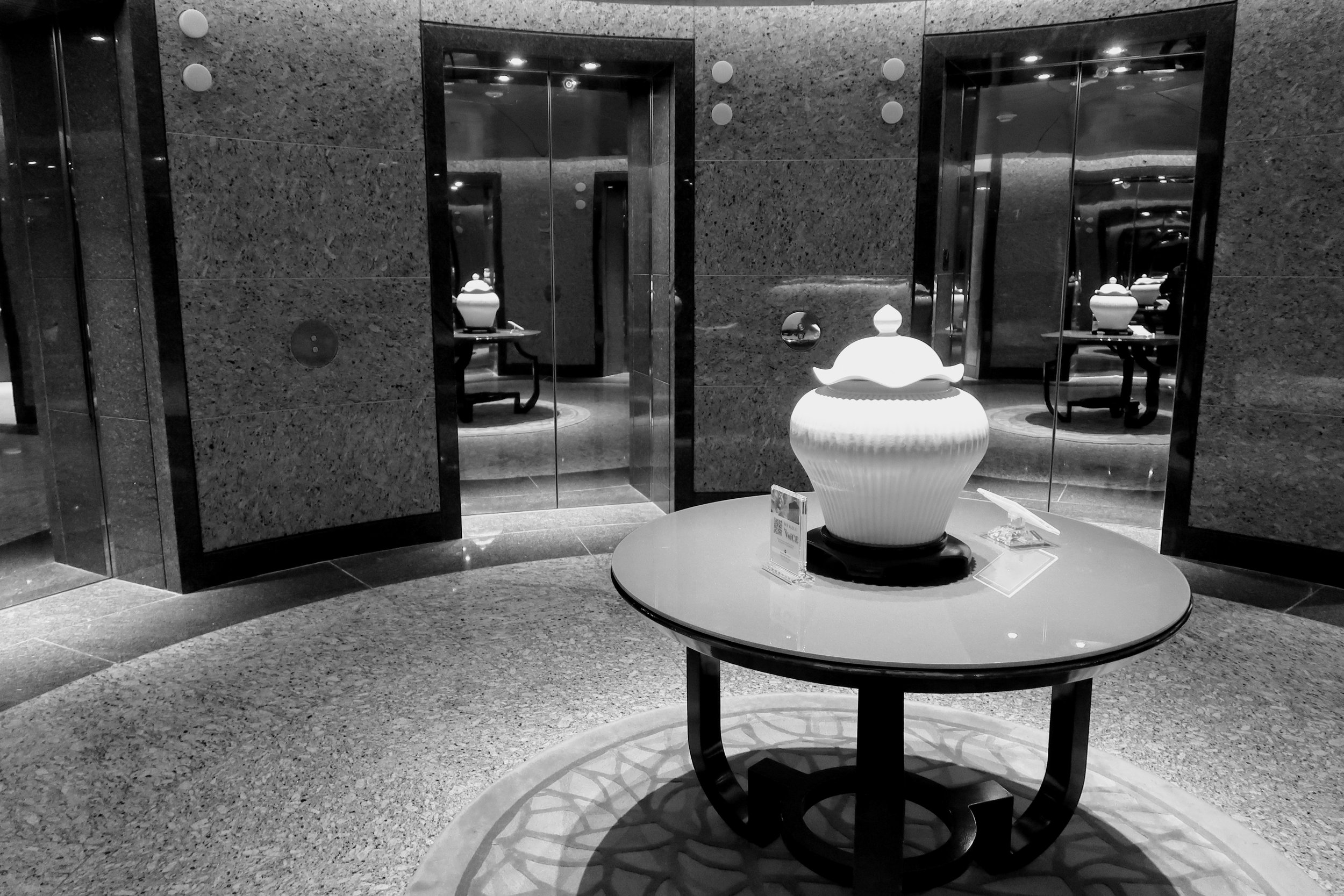 shangri-la-taipei-guest-lift-lobby