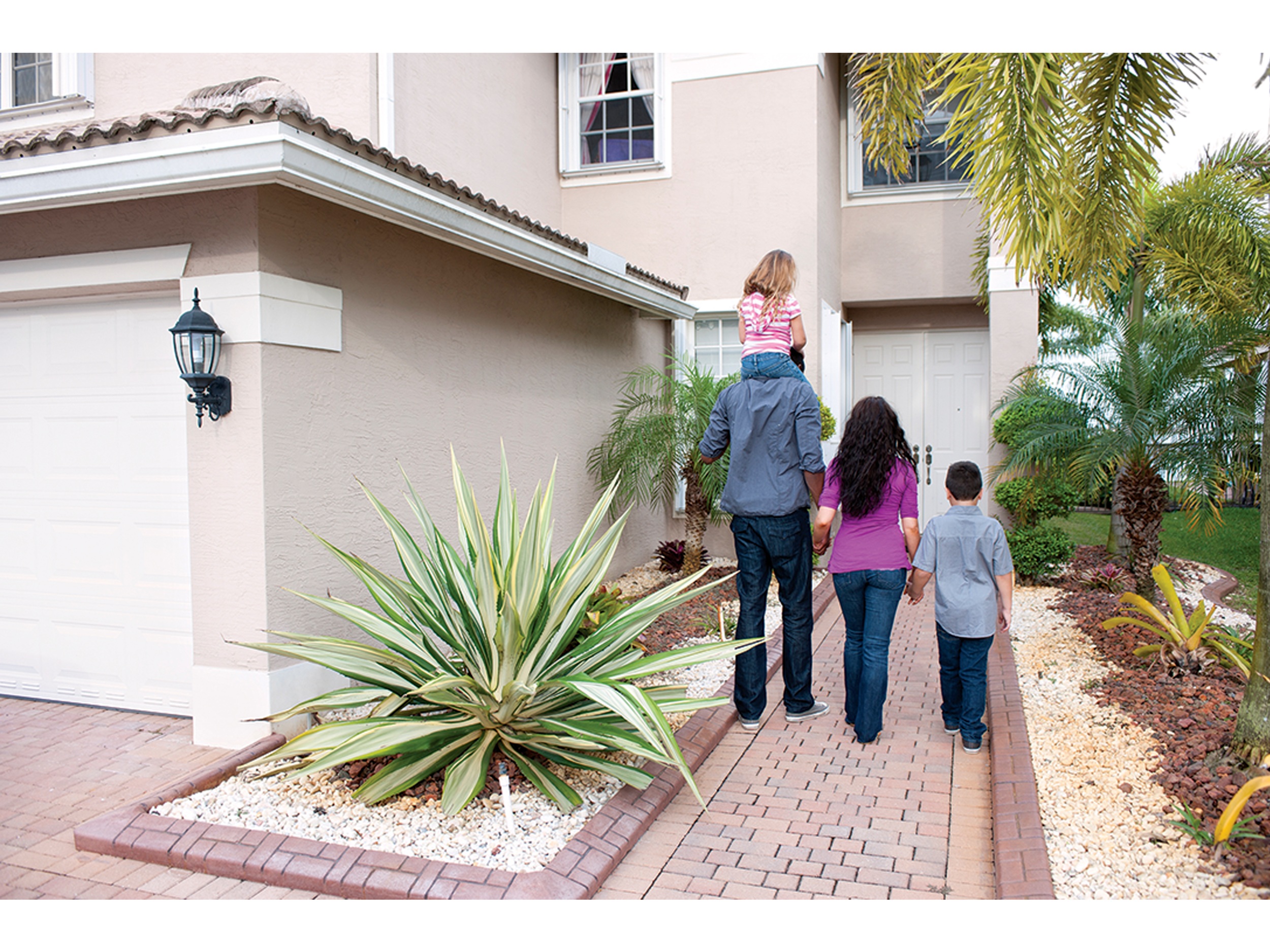 FAMILY-HOUSE.jpg