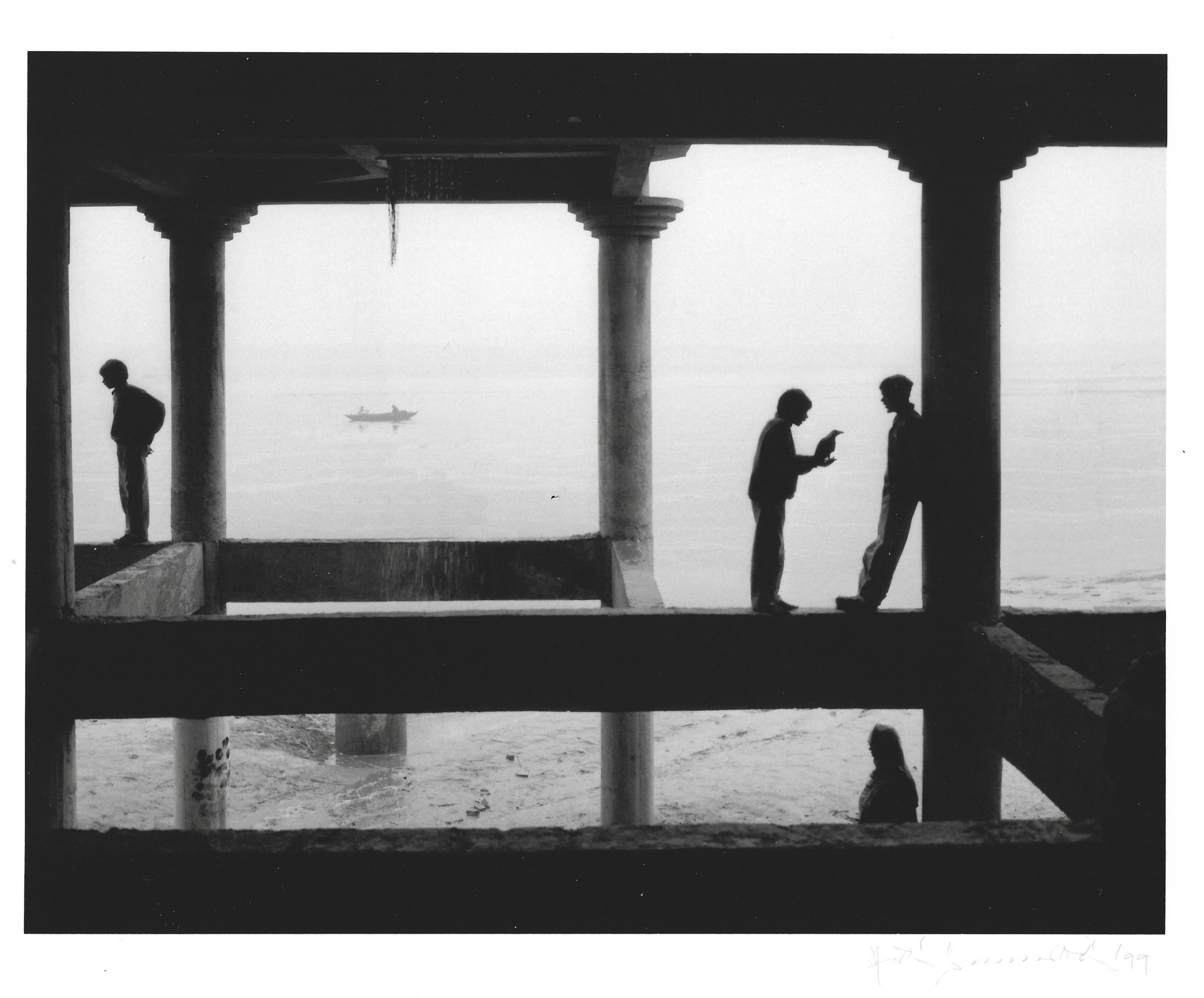 Pentti Sammallahti, Delhi, India, 1999, Gelatin Silver Print, 20x25 cm
