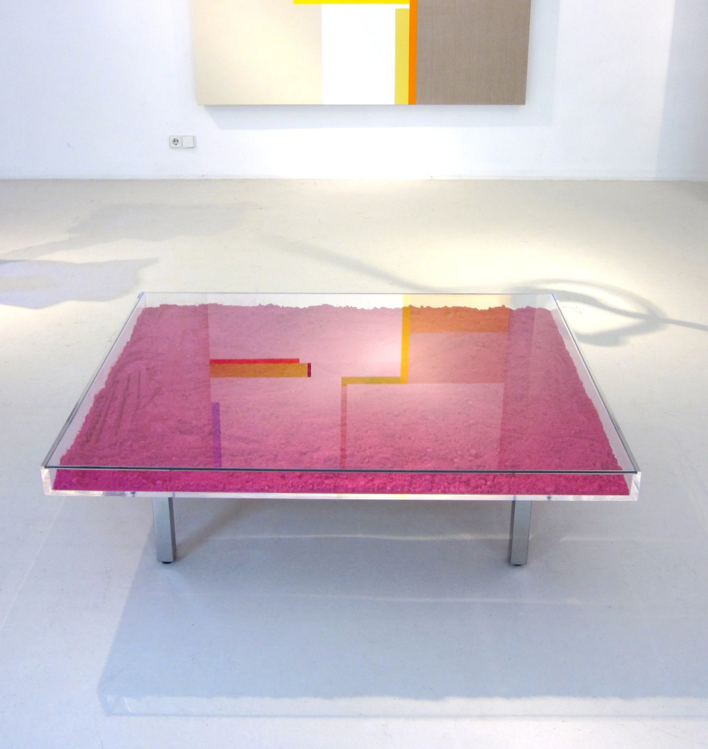 Yves Klein, table rose.JPG