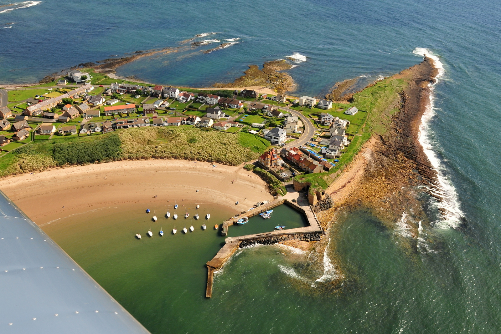 Beadnell Harbour.JPG