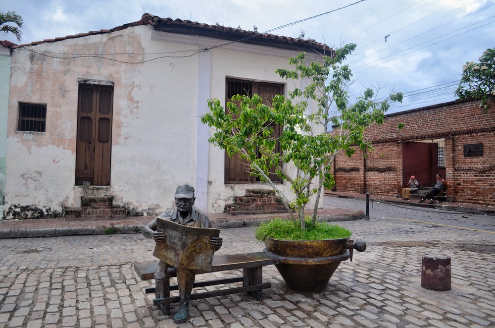 Martha Jiménez Pérez' statues at Plaza del Carmen, Camaguey, Cuba