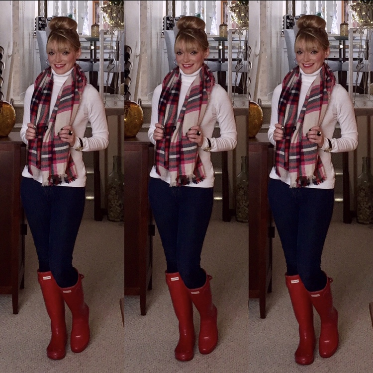 Red Hunter Boots Outfit Ideas: Inspiration for Rainy and Cold