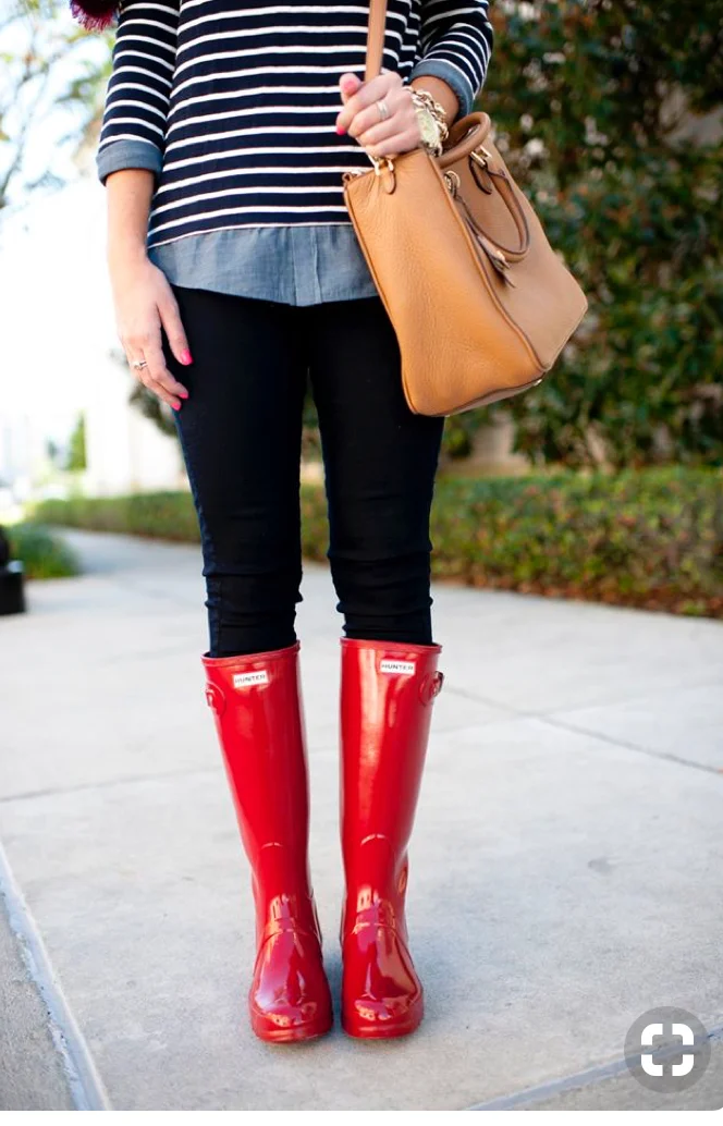 red hunter boots outfit ideas