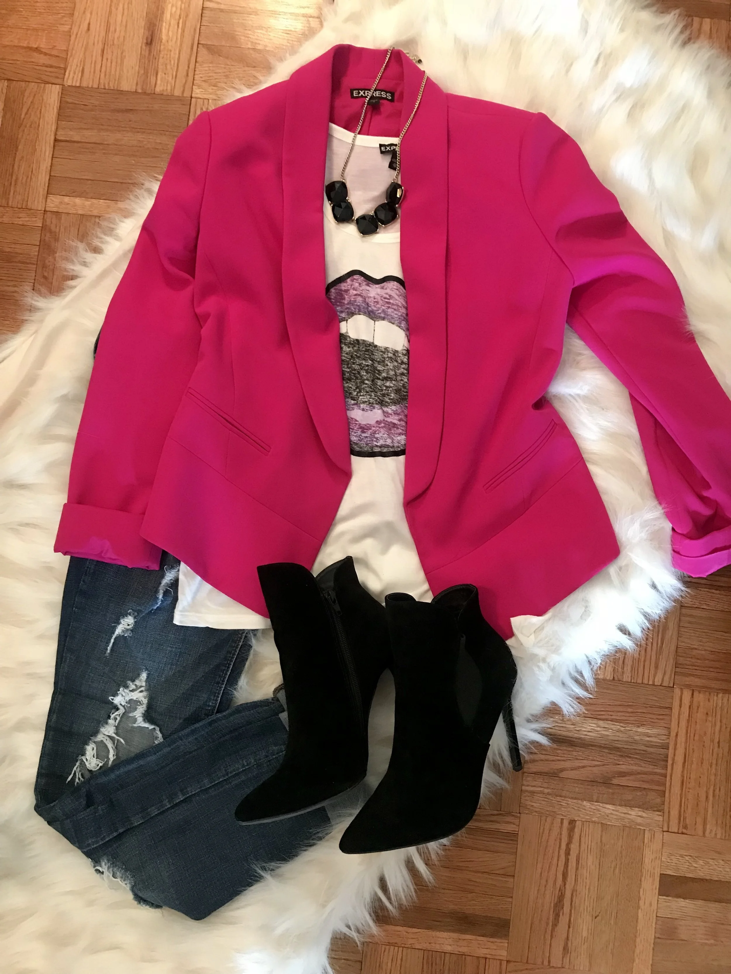 You don't need to spend a ton of money to look cute. Unless I absolutely love an item, I rarely pay full price for clothes anymore. Even if I see something I really like, typically I can still get it with a coupon or when my favorite store has their…