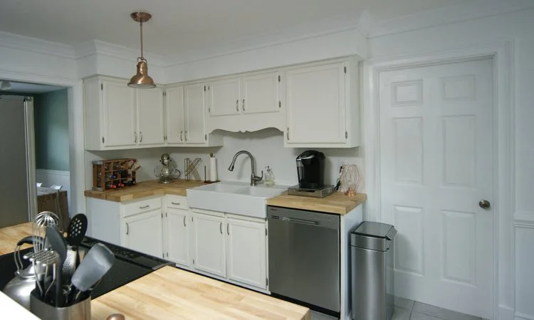 DIY 002 || Kitchen Makeover