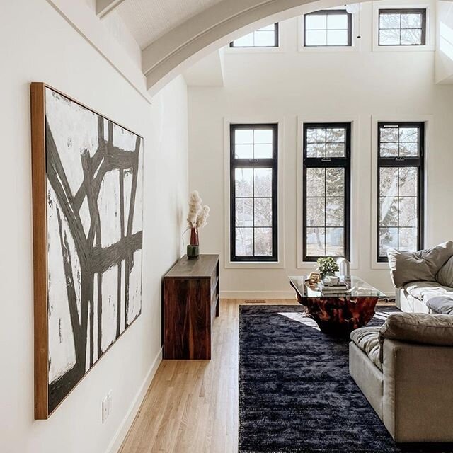 The arch in this living space is RIDICULOUS🌀
-
#LoveTheRoom 📷: @keens_in_the_crescents
-
#LTR #lovethisroom #acolorstory #roominspiration #theglitterguide #lovewhereyoulive #flashesofdelight