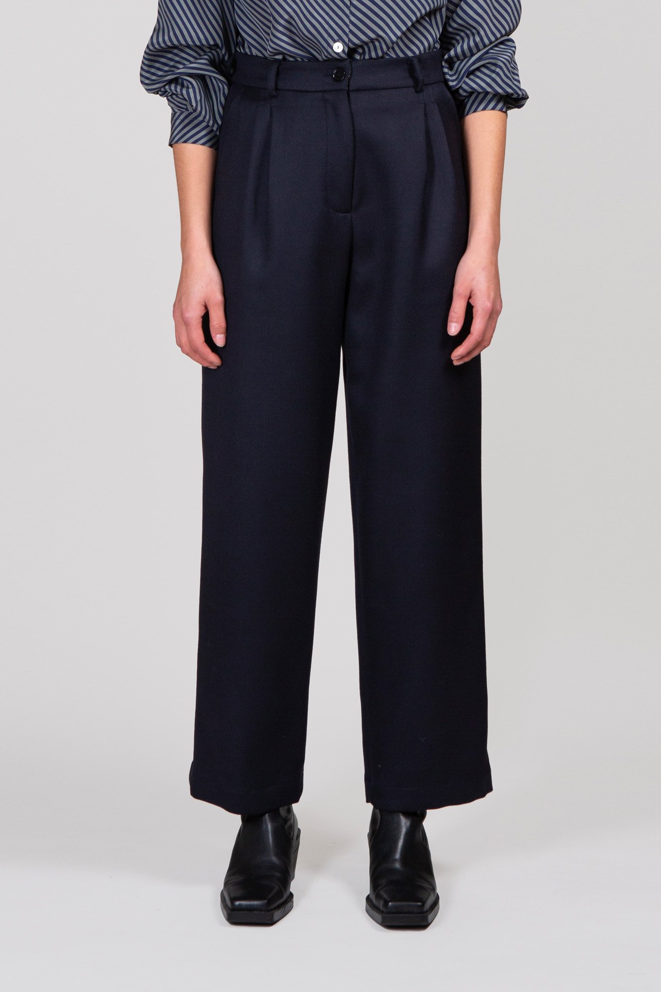 NCFW222383_RAFFAELA_Antracite_Front.jpg