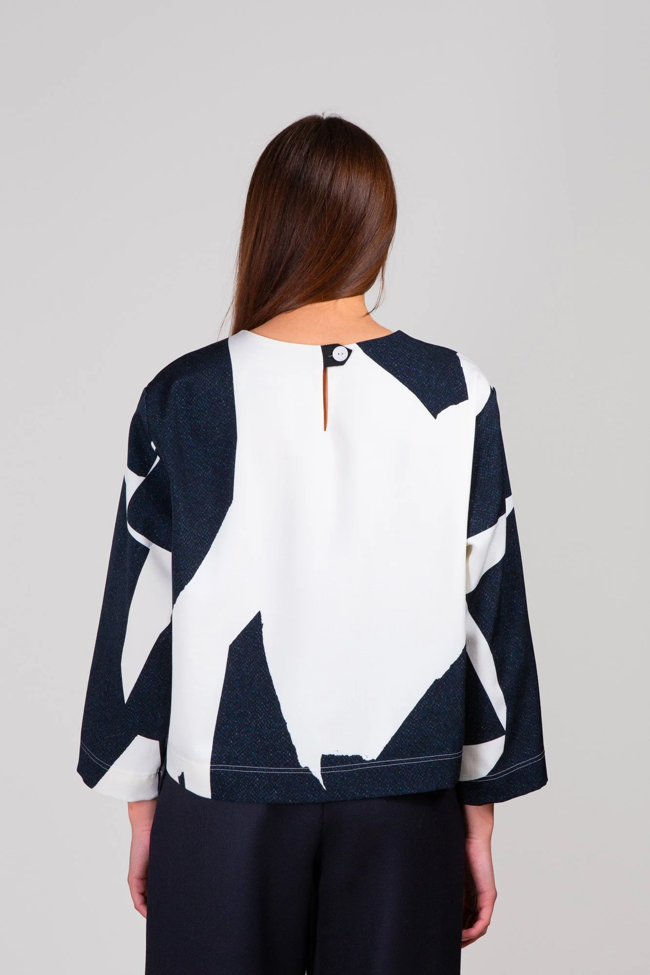 NCFW222377_DOROTEA_Print_Back.jpg