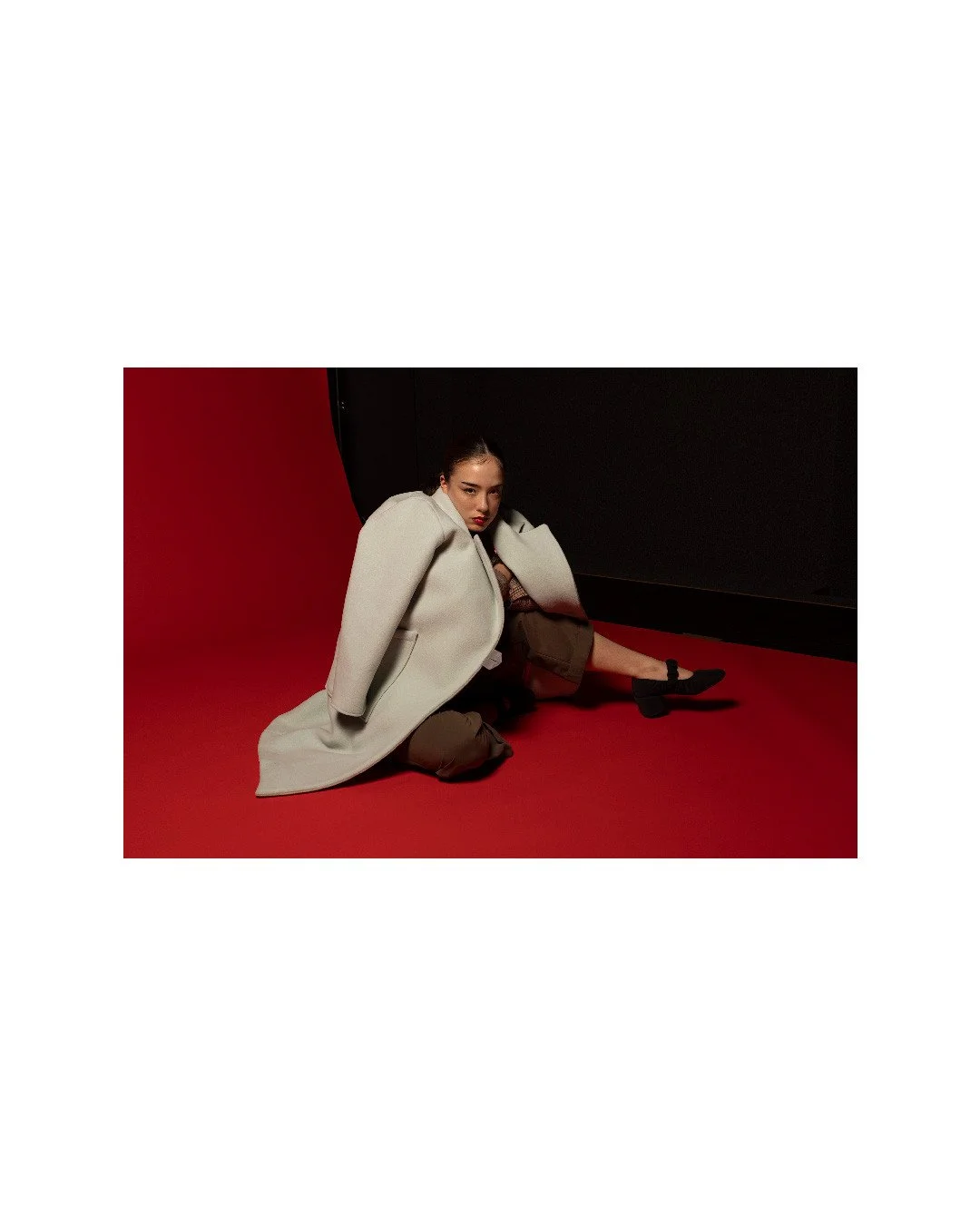 ⁠Celadon, ce vert p&acirc;le, doux et lumineux.⁠
⁠
Manteau OLIMPIA, Celadon, s&eacute;rie limit&eacute;e de 11 pi&egrave;ces⁠.⁠
Pantalon RAFFAELA, Talpa, s&eacute;rie limit&eacute;e de 17 pi&egrave;ces⁠.⁠
⁠
@blanche.studioshop #B&acirc;le⁠
@toku_swis