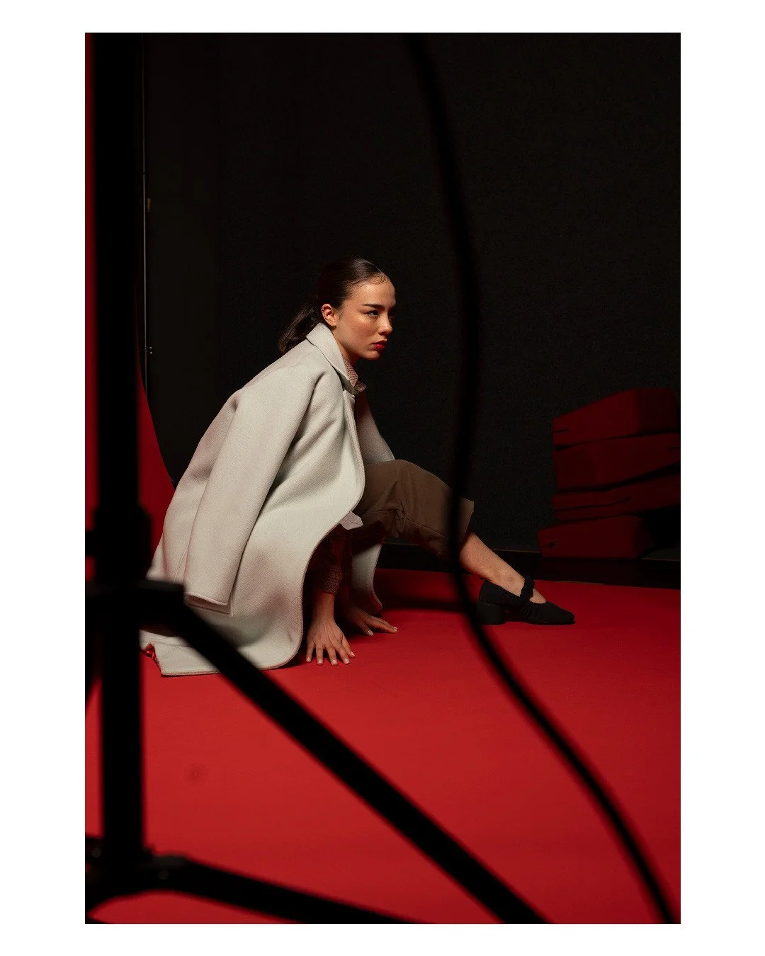 Bonne Ann&eacute;e 2026! Quelle soit douce et lumineuse.⁠
⁠
Manteau OLIMPIA, Celadon, s&eacute;rie limit&eacute;e de 11 pi&egrave;ces⁠.⁠
Veste MARCELLA, Quadro Carmine, s&eacute;rie limit&eacute;e de 3 pi&egrave;ces⁠.⁠
Col roul&eacute; NADIA, Blu, s&