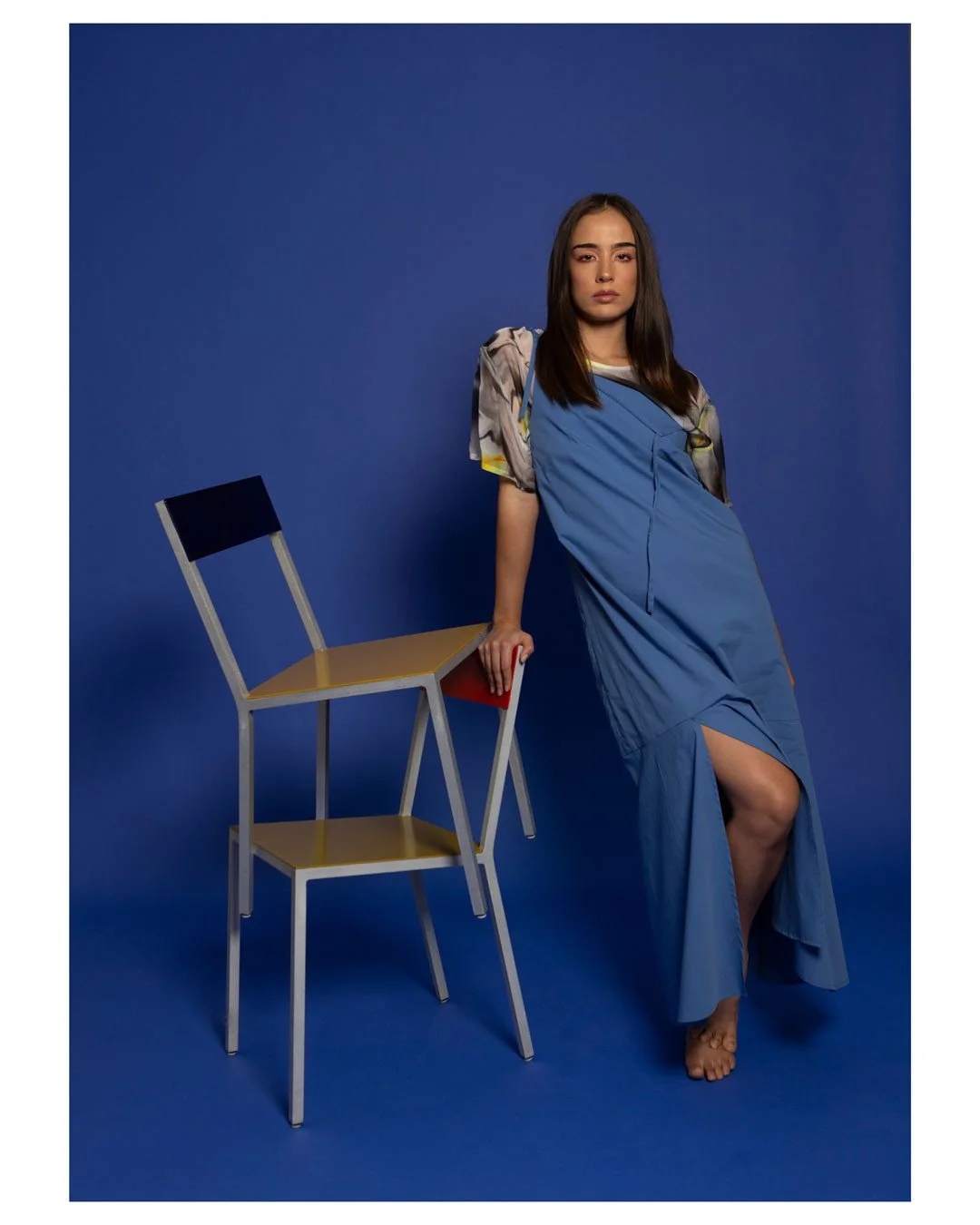 La nouvelle robe d'&eacute;t&eacute; en coton bleu port&eacute;e sur le t-shirt en soie imprim&eacute;e.⁠
⁠
Viens l'essayer du 28 au 31 mai au @swissfashionpoint pendant les @designdays_ch &agrave; la Rasude &agrave; Lausanne.⁠
⁠
@blanche.studioshop⁠