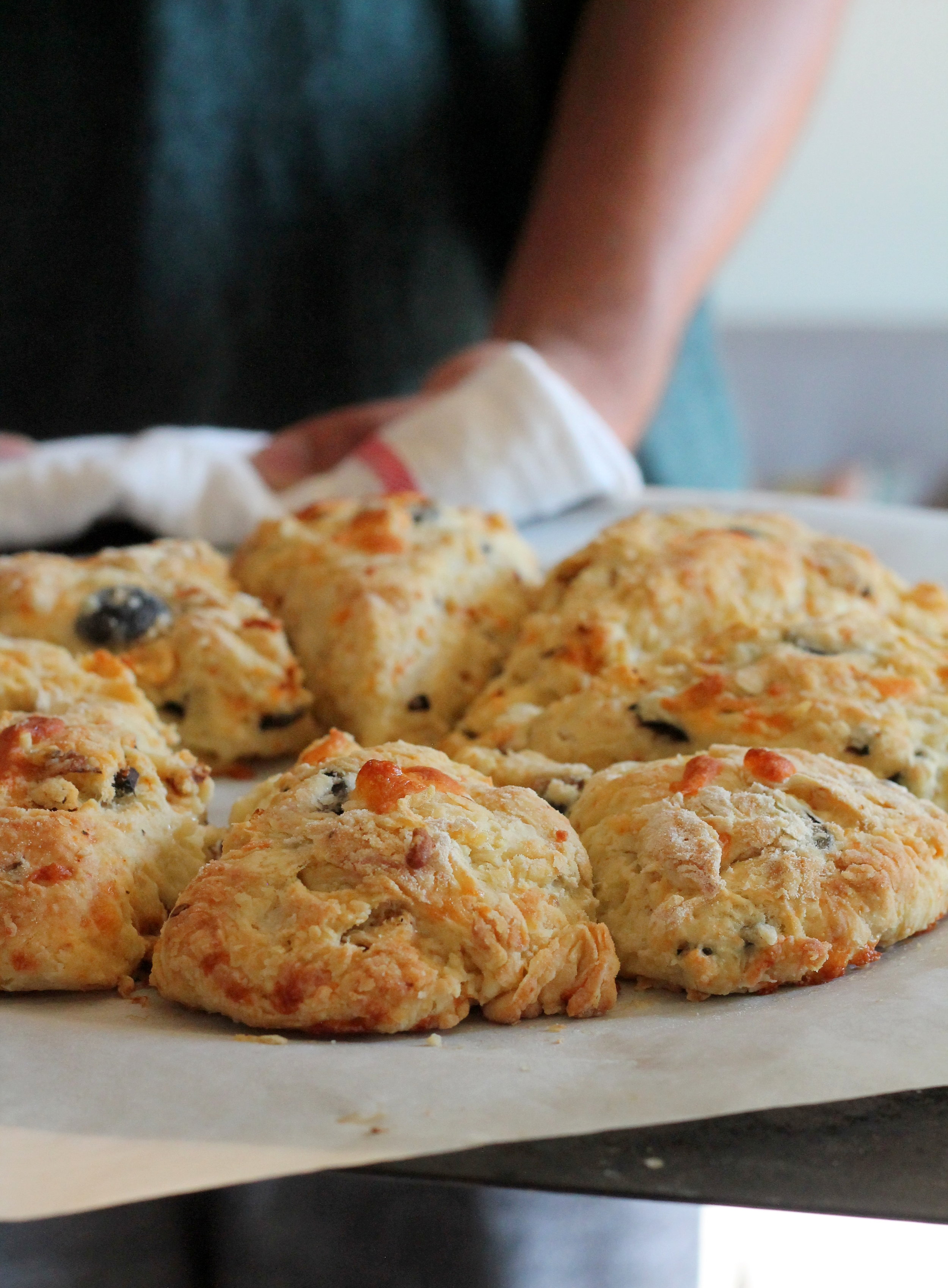 olives and sundried tomtoes scones1