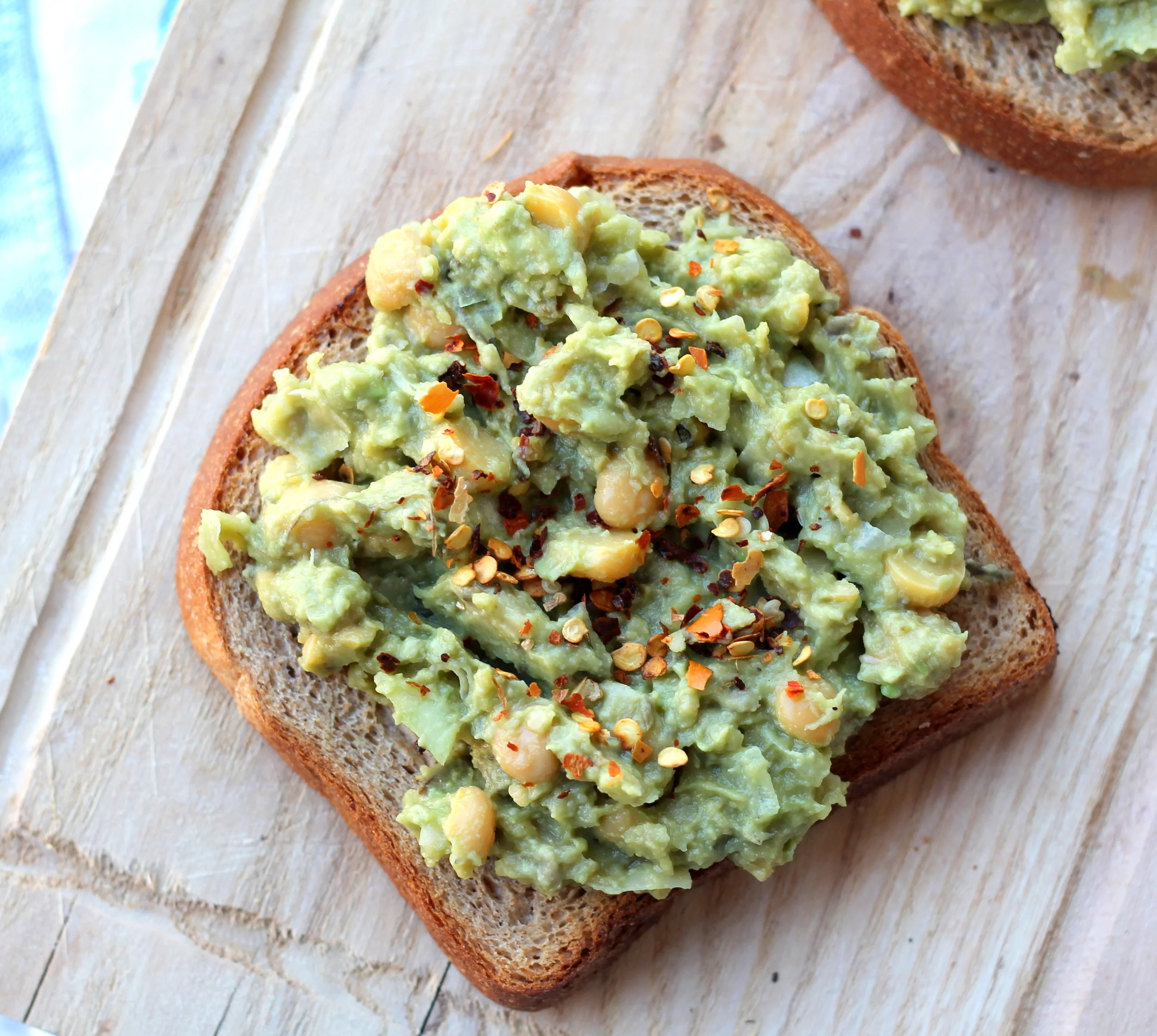 smashedchickpeaandavocadosandwich5