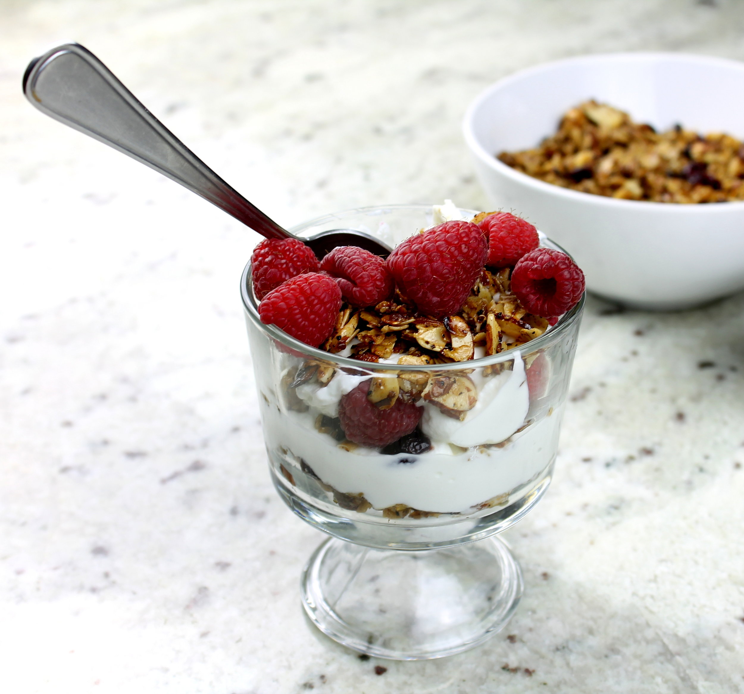 Step up your breakfast game with yogurt parfait : quick, nutritious, and easy to assemble!