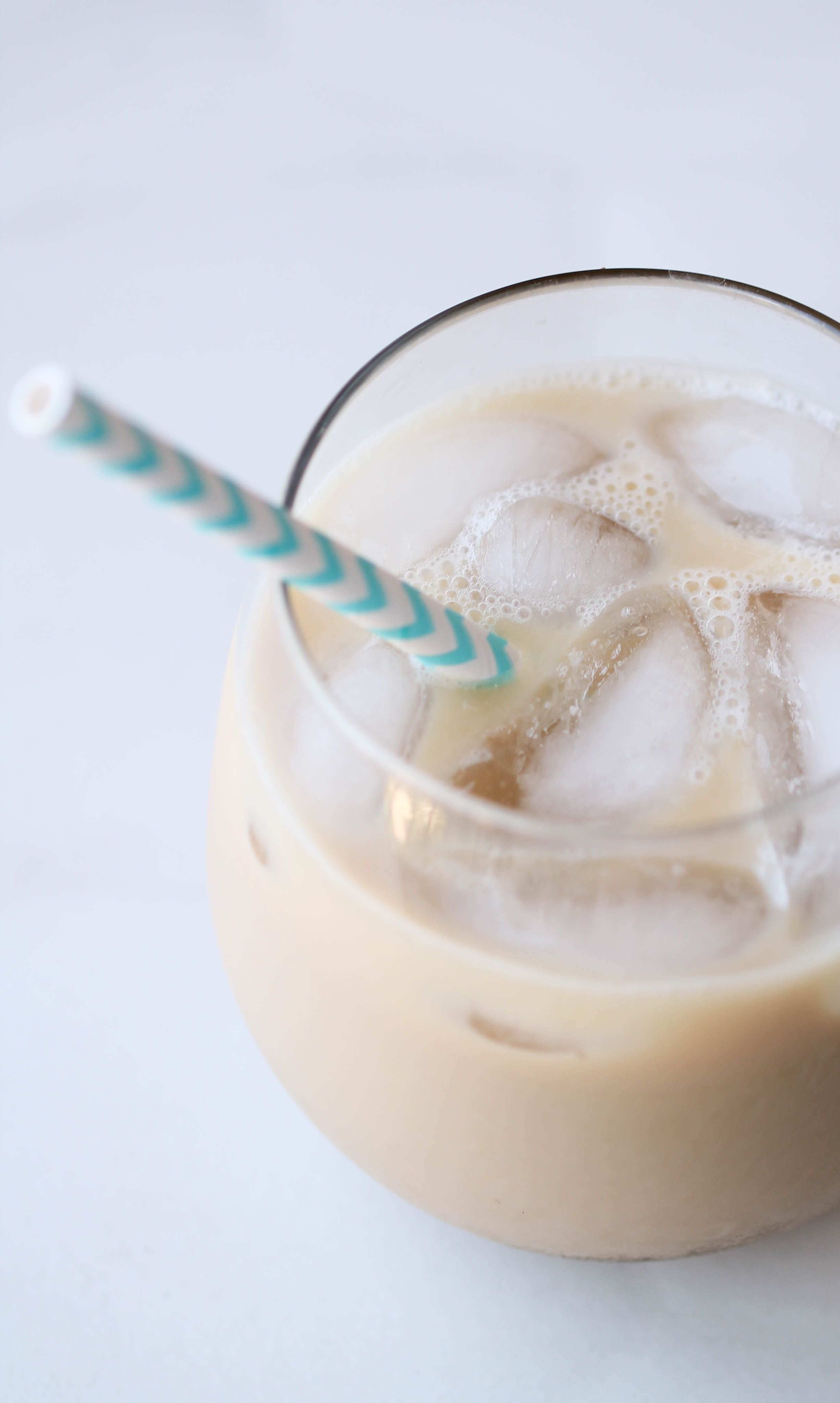 Make Instant Iced Latte in 2 minutes or less using instant coffee, sweetener and milk of your choice! It's super simple and doesn't require any fancy equipment.