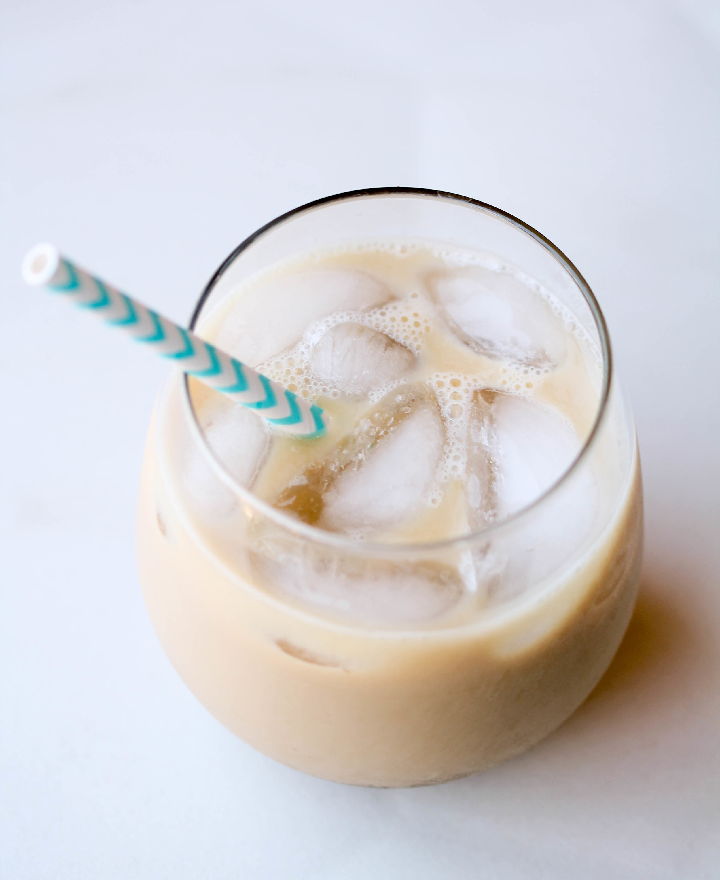 Make Instant Iced Latte in 2 minutes or less using instant coffee, sweetener and milk of your choice! It's super simple and doesn't require any fancy equipment.