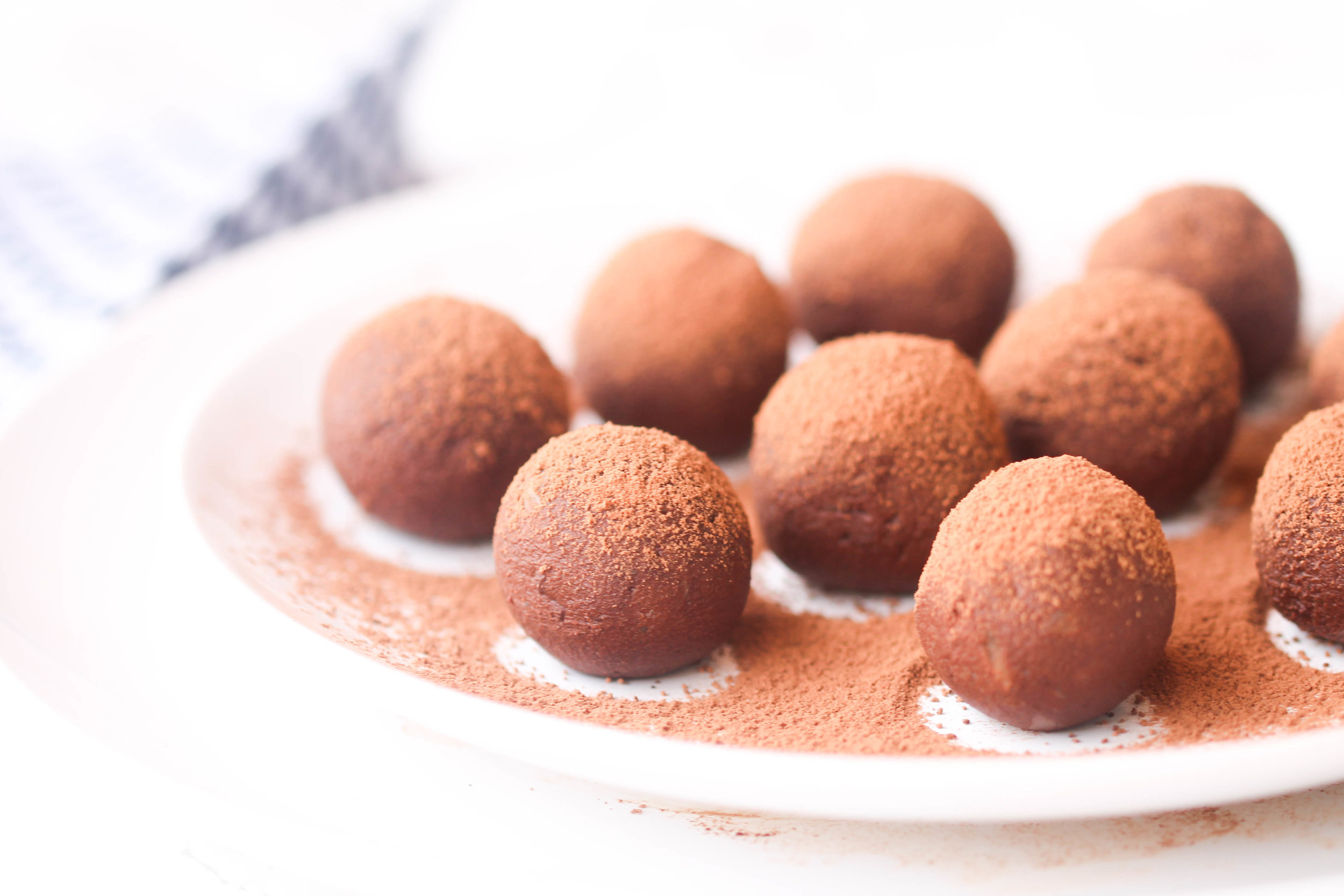 Healthy Chocolate Truffles are perfect bite-size dessert and healthier as it is made with cauliflower mashed potatoes. It is naturally gluten-free and vegan-friendly.