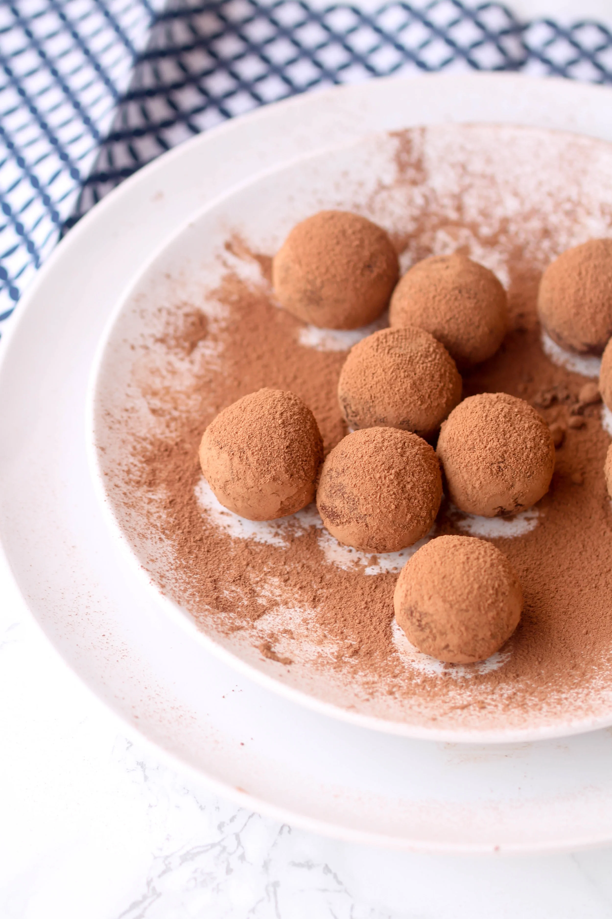 Healthy Chocolate Truffles are perfect bite-size dessert and healthier as it is made with cauliflower mashed potatoes. It is naturally gluten-free and vegan-friendly.