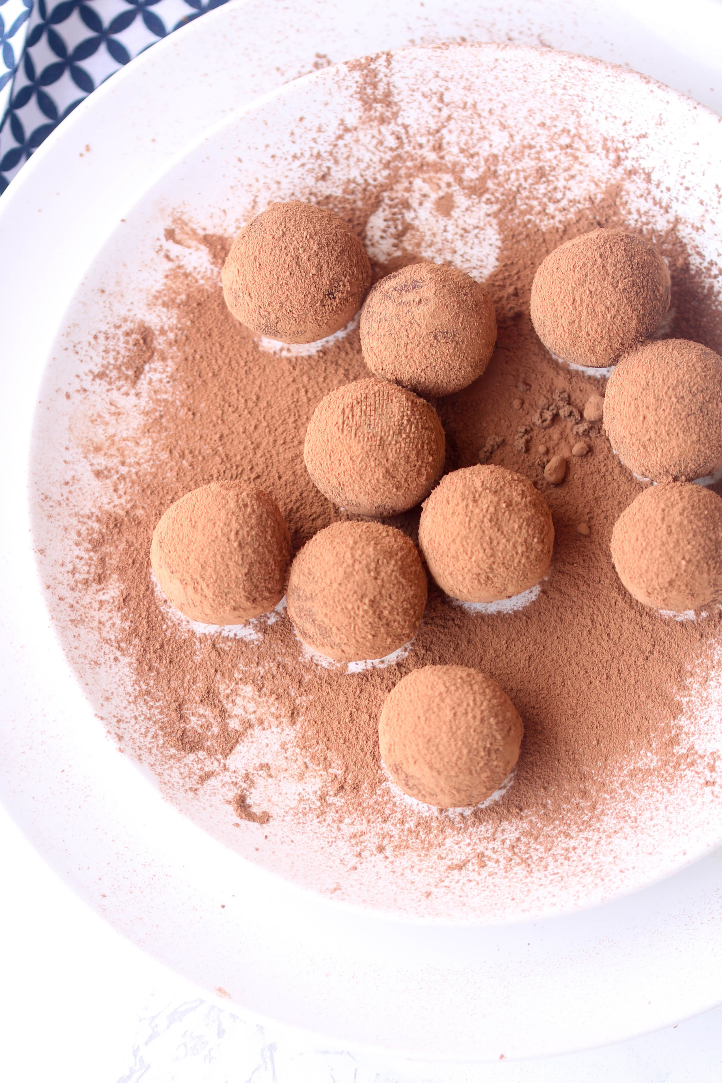 Healthy Chocolate Truffles are perfect bite-size dessert and healthier as it is made with cauliflower mashed potatoes. It is naturally gluten-free and vegan-friendly.