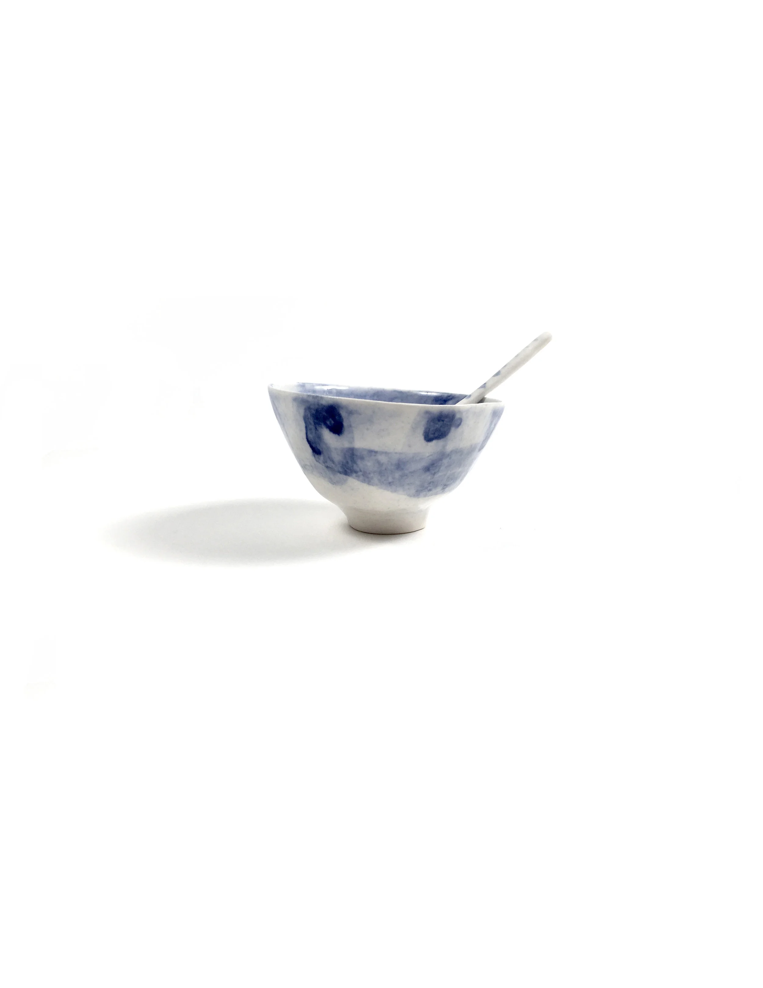 Porcelain condiment set