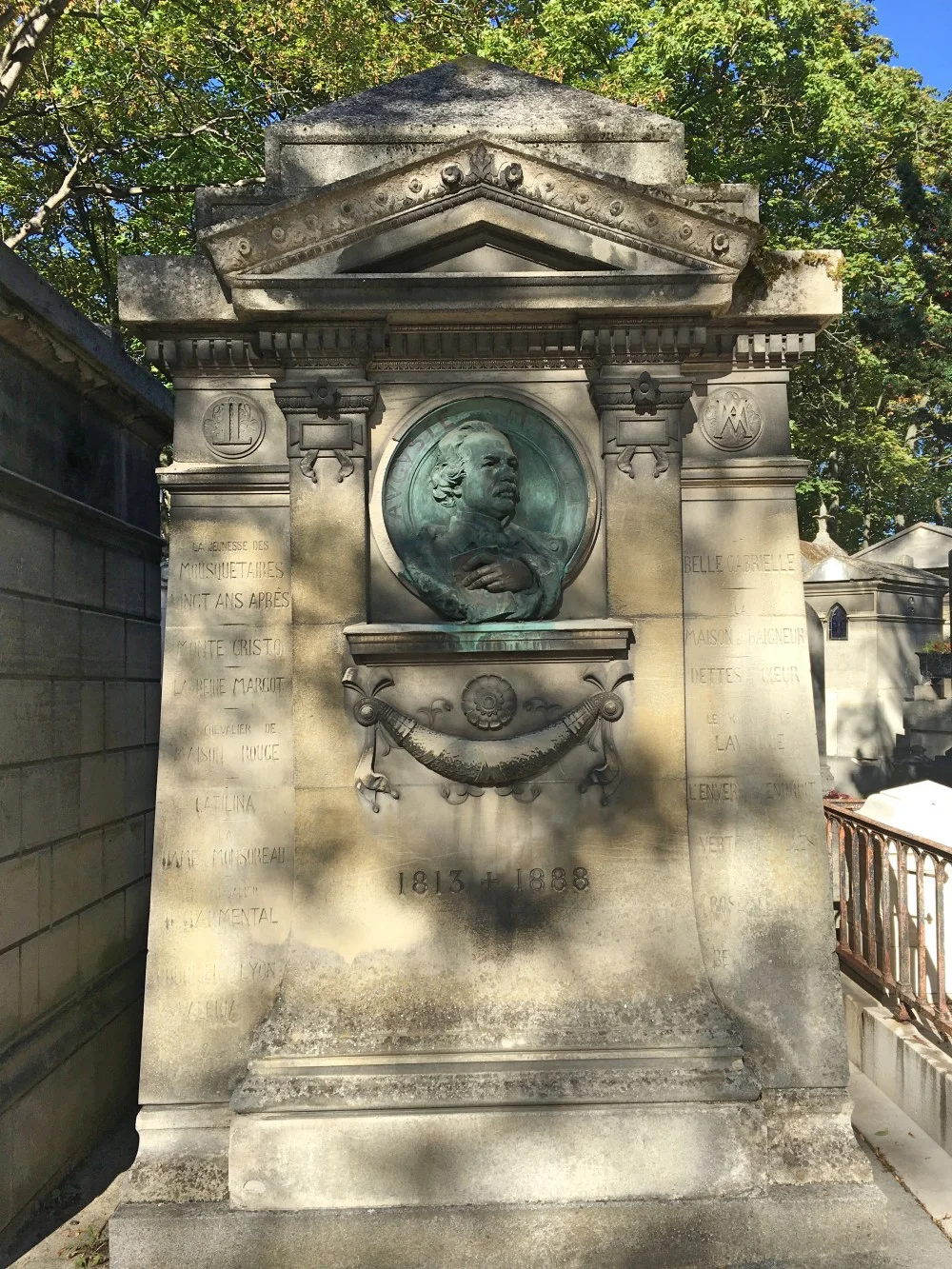 Visit Pere Lachaise Maquet Vidi Guides