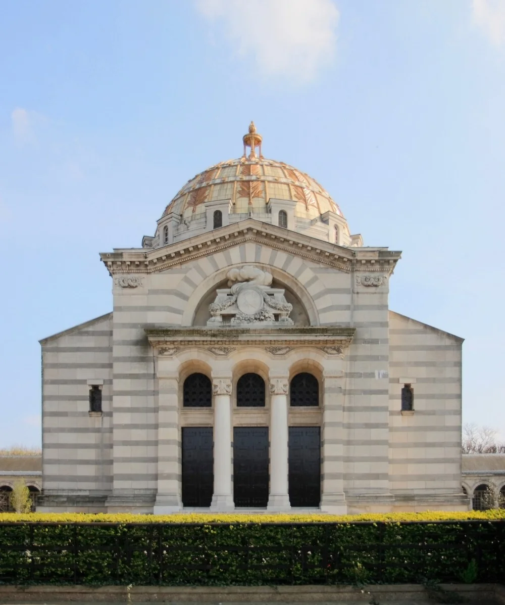 Visit Pere Lachaise Vidi guides Crematorium