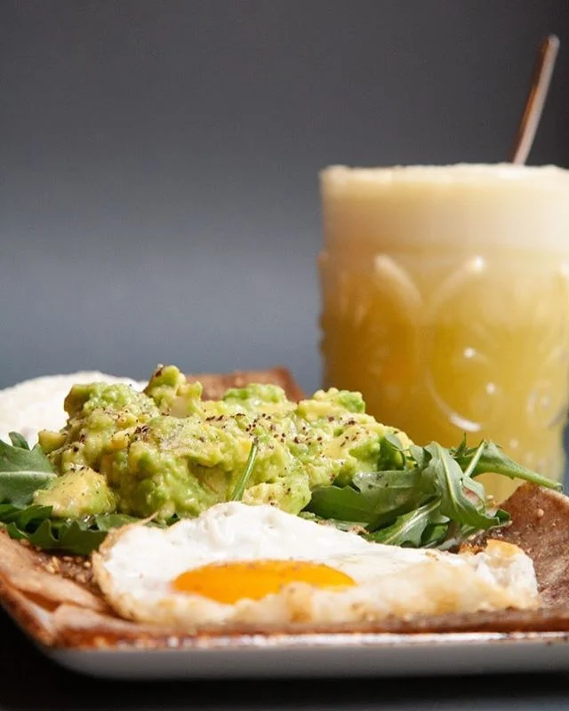 Start the day with us! We are open from 8 am to 10pm! .
.
.
.
#breakfast #lisbonbreakfast #veganlisboa #lisboavegana #lisboavegetariana #eggfast #avocadobreakfast #juicylisboa #juicyvibes #letskaleit