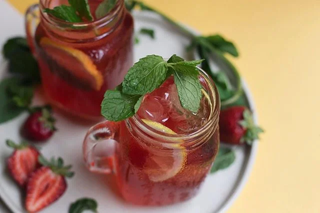 Everyday a different Iced Tea! ♥️
Fresh.
Handmade.
.
.
.
.
.
.
.
.
.
.
.
.
#icedtea #juicylisboa #lisboa #juicyrestaurant #juicy #restaurantesdelisboa #chagelado #chágelado #menutime #combomenu #tea #vegano #restaurantevegano #vegan #vegeterian #veganrestaurant #govegan #gohealthy #healtymeal #healthydrink