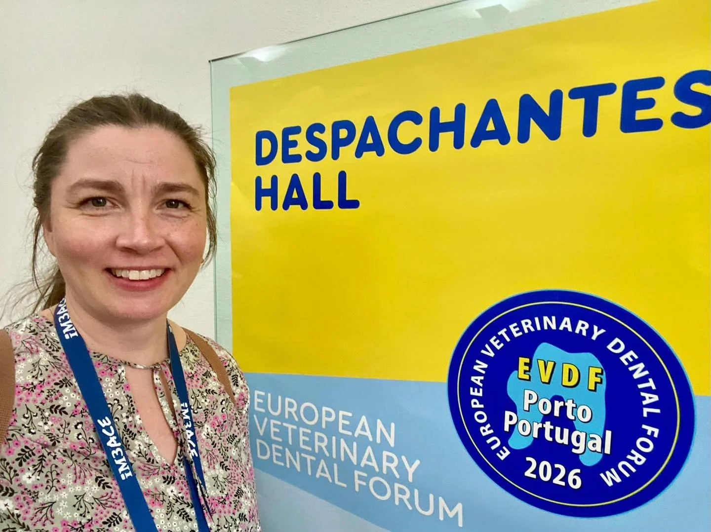 Eurooppalainen el&auml;inl&auml;&auml;k&auml;reiden hammaskongressi 2026 pidettiin Portugalin Portossa. Kongressiin kokoontuivat pienel&auml;inl&auml;&auml;k&auml;rit ja hevosl&auml;&auml;k&auml;rit niin Euroopasta kuin kauempaakin, mukaan luettuna m