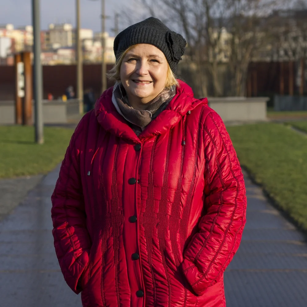 Sharon Leigh Auri Sharon Auri is the Managing director of the International Childcare and Education Centre (ICEC). She is from England and came over to Finland 30 years ago and founded the company in 1989 with her husband Mikko Auri who is Finnish. Sharon is an Early years Educator qualified in England and has spent her career working in the multi cultural environment of the ICEC. The ICEC has 8 centres in the greater Helsinki area and over 400 children. There are around 40 different Nationalities represented by the families and staff at the ICEC. Many of the children she works with are bilingual and from very diverse family backgrounds over the years she has worked with teachers, parents and other professionals in some of the issues facing these families when living and working in Finland. In 1996 Sharon started the Early Years Educator programme (an early years teacher training programme). She became a qualified assessor of this qualification which is an English National Vocational Qualification (NVQ). This has grown and now the ICEC has become a registered centre for qualifying early years professionals.